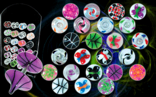 presentoir de 24 faux elargisseurs acrylique et acier 1.2mm - (12 paires) - modeles selon photo