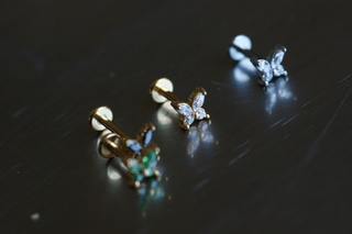 labret 1.2x6 Acier Dore - zircon sertis - autre vue