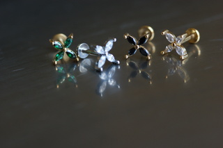 labret 1.2x6 Acier Dore - zircon sertis - autre vue